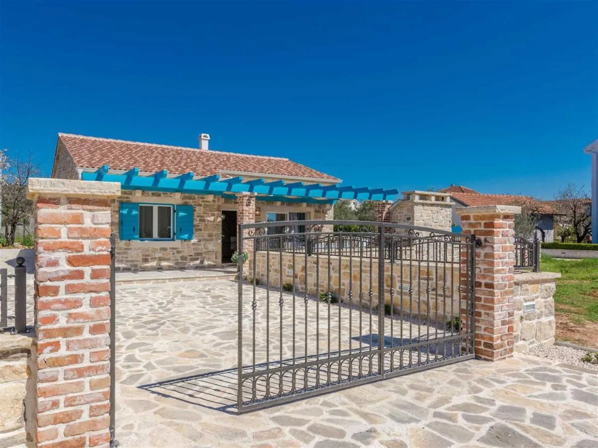 Stone Villa Gelosia Rustica With Pool Sukosan