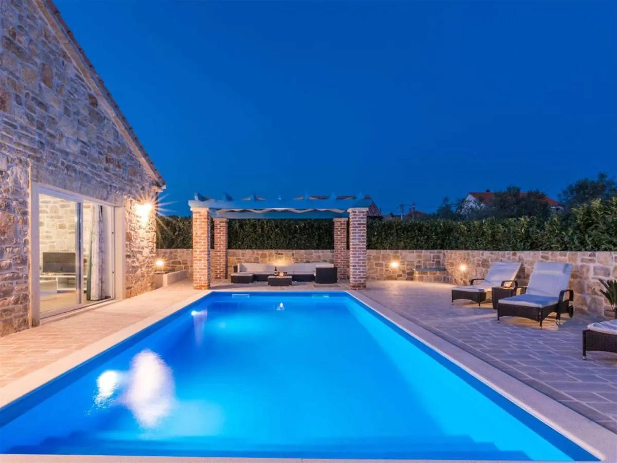 Stone Villa Gelosia Rustica With Pool Sukosan