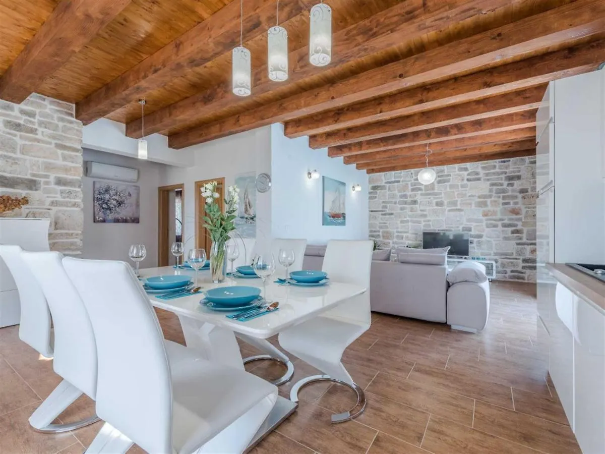 Stone Villa Gelosia Rustica With Pool Sukosan
