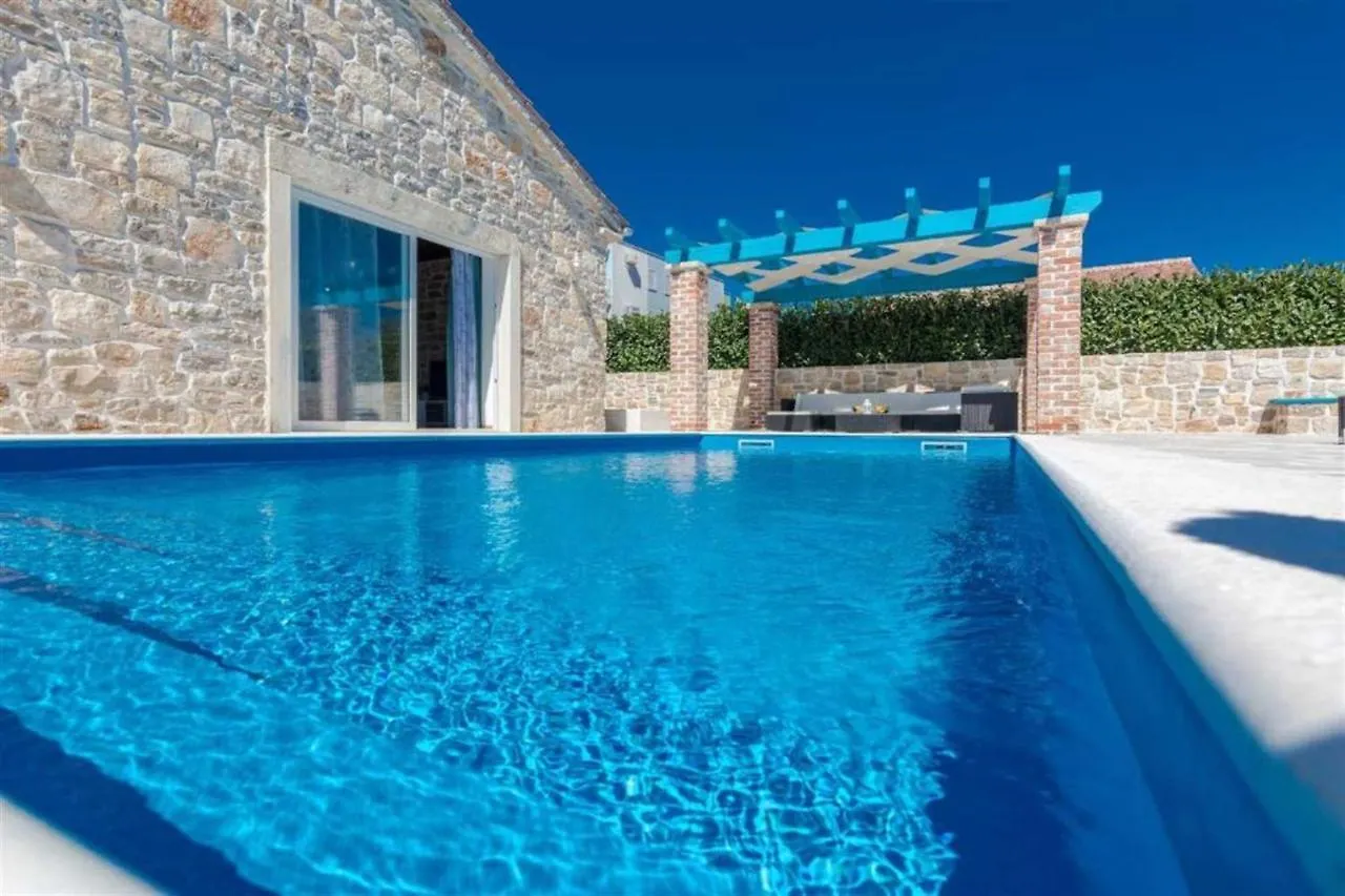 Stone Villa Gelosia Rustica With Pool Sukosan